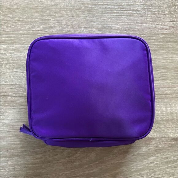 NWOT … VICTORIA’S SECRET Cosmetic / Makeup Bag - Picture 3 of 4